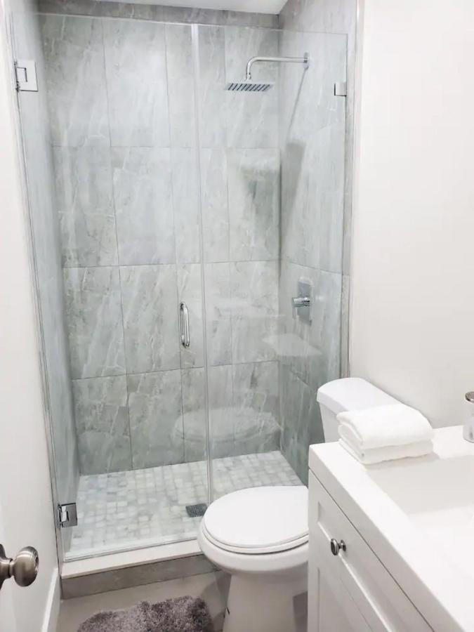 Sophisticated Dania Beach Suites Near The Beach Exterior photo