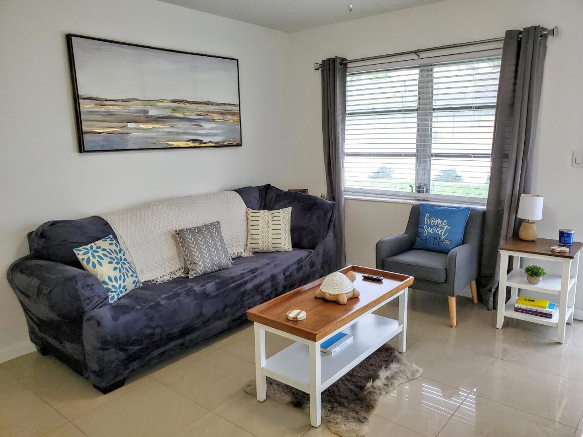 Sophisticated Dania Beach Suites Near The Beach Exterior photo