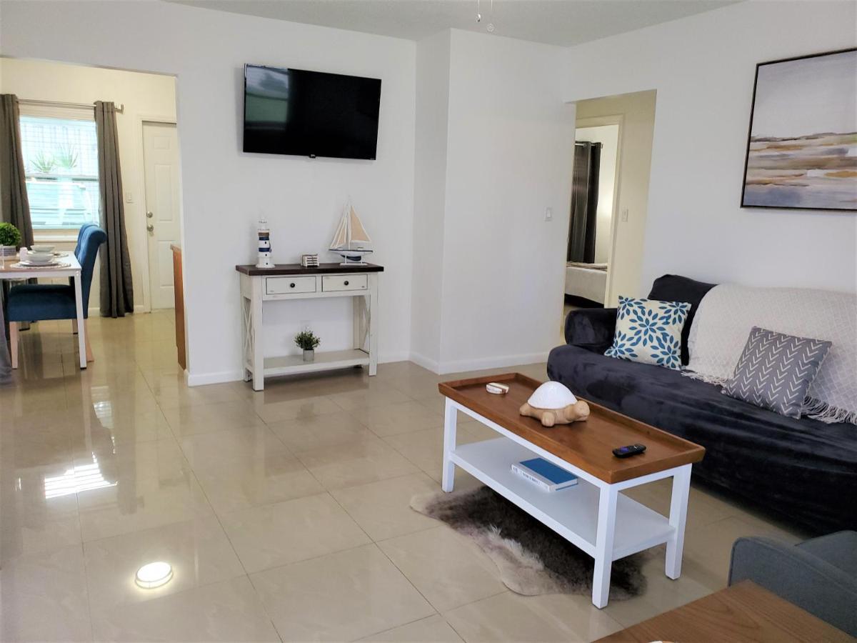Sophisticated Dania Beach Suites Near The Beach Exterior photo