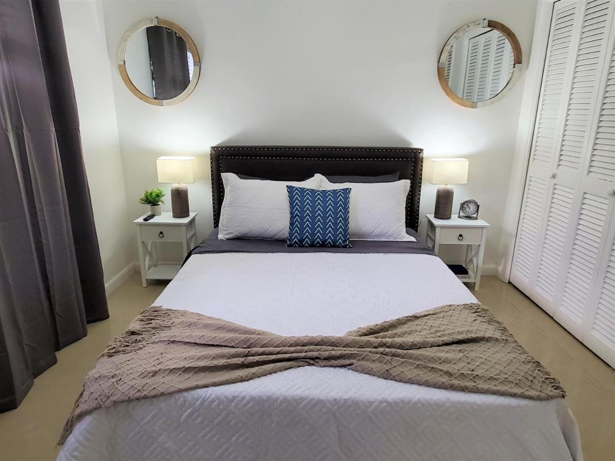 Sophisticated Dania Beach Suites Near The Beach Exterior photo