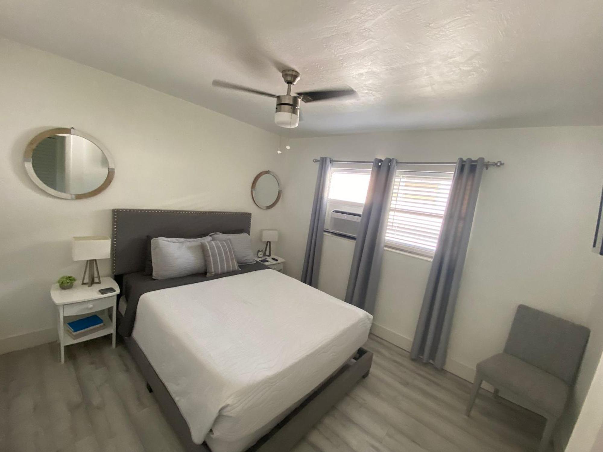 Sophisticated Dania Beach Suites Near The Beach Exterior photo