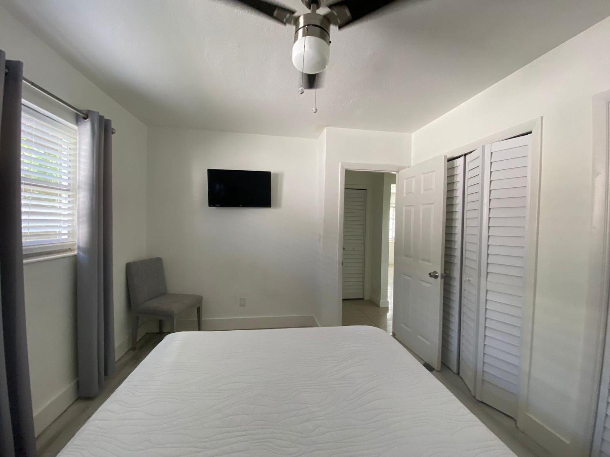 Sophisticated Dania Beach Suites Near The Beach Exterior photo